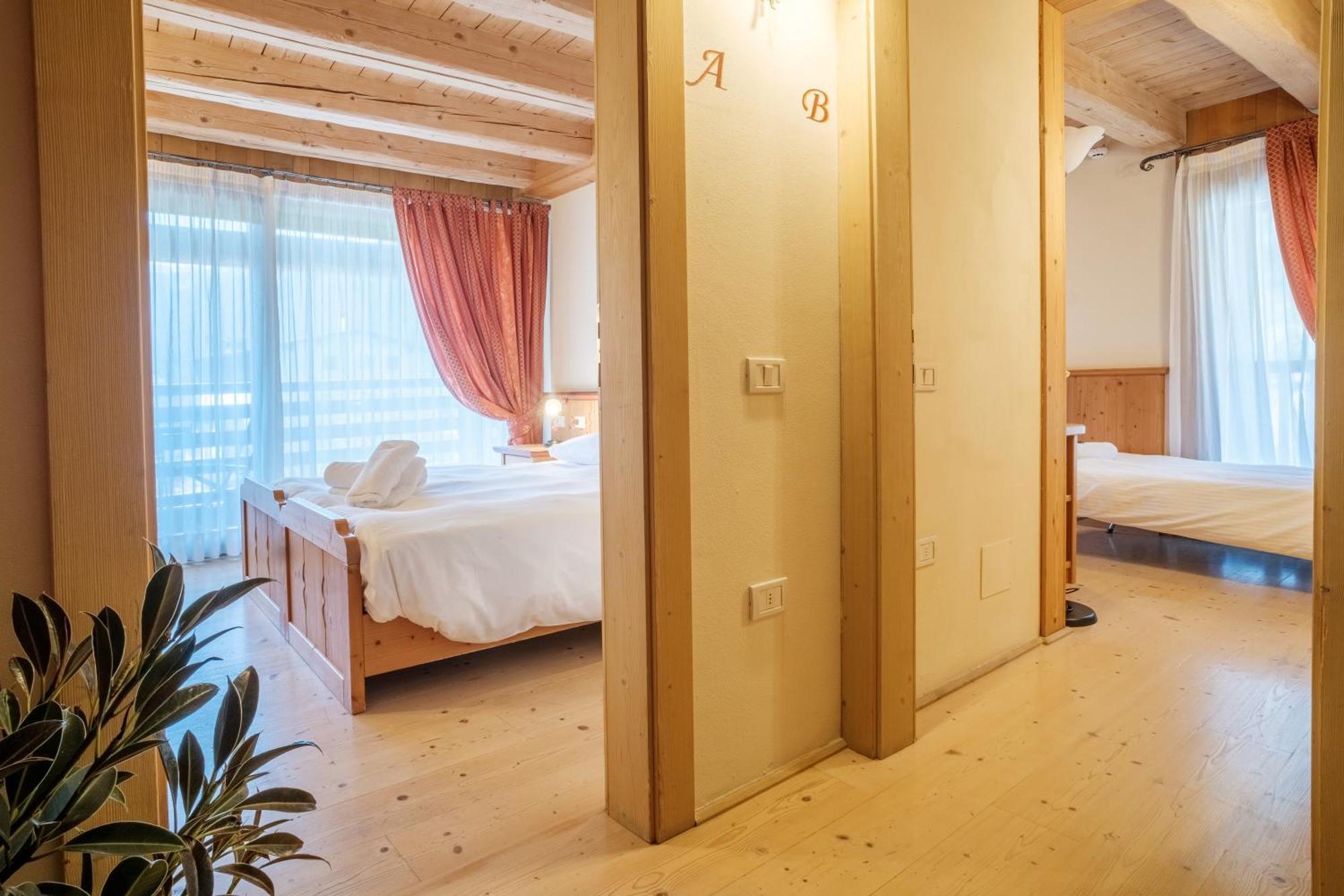 Casa Moresc Spiazzo  Oda fotoğraf