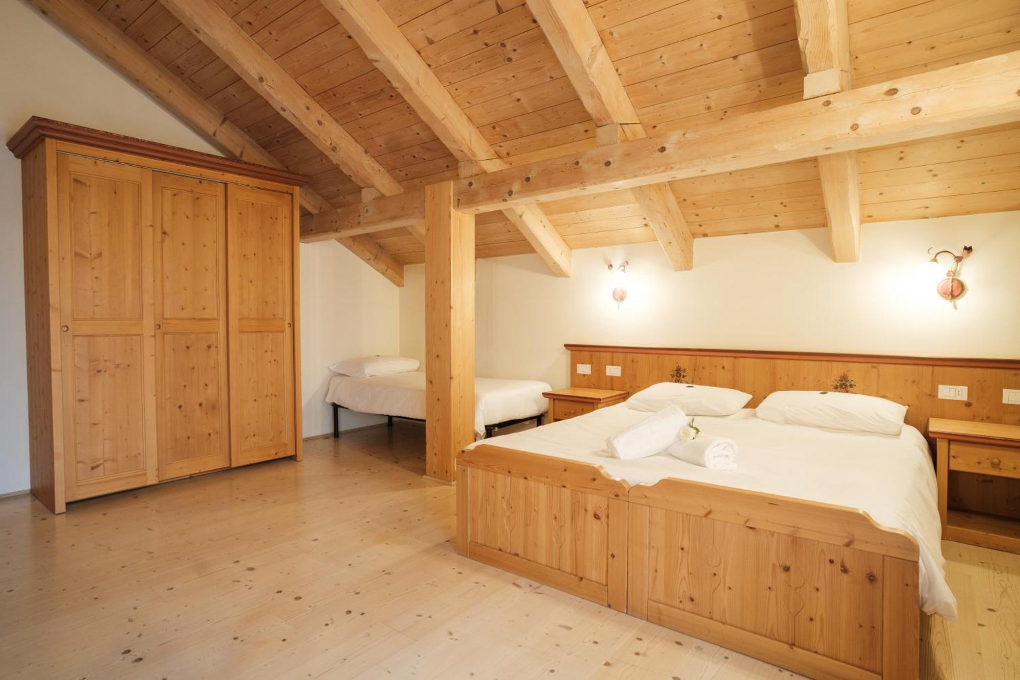 Casa Moresc Spiazzo  Oda fotoğraf