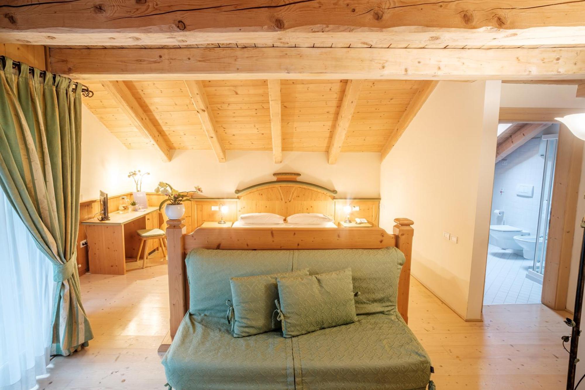 Casa Moresc Spiazzo  Oda fotoğraf