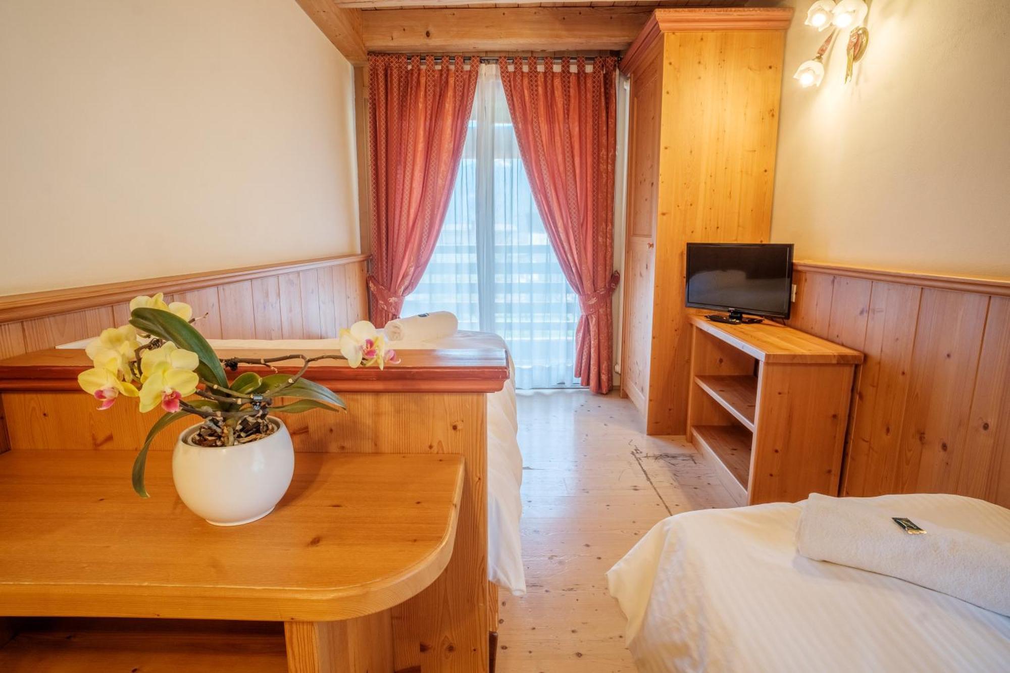 Casa Moresc Spiazzo  Oda fotoğraf